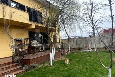 Casă cu 4 camere cu Teren 700 Mp în Central - 2