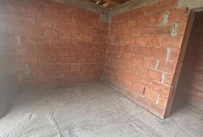 Casă cu 5 camere cu Teren 500 Mp în Central - 8