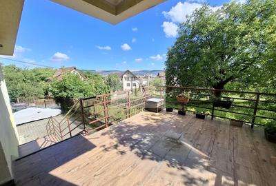 Apartament cu 3 camere decomandat, mobilat în Andrei Mureșanu