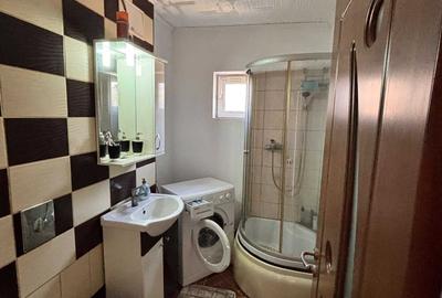 Apartament cu 4 camere decomandat în Uric