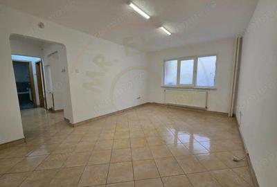 Spațiu comercial, de 50 mp, în Central - 6