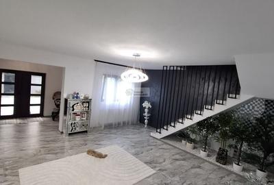 Casă cu 6 camere cu Teren 500 Mp în Milcovul - 2