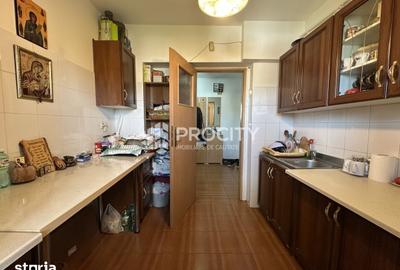 Apartament cu 3 camere decomandat în Canta - 8