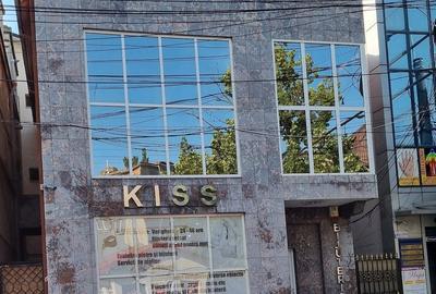 Spațiu comercial, de 360 mp, în Central - 2