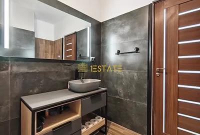 Apartament cu 3 camere decomandat în Titan