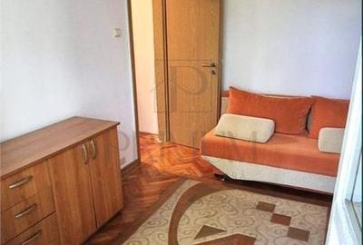 Apartament cu 3 camere semidecomandat în Olimpia-Stadion
