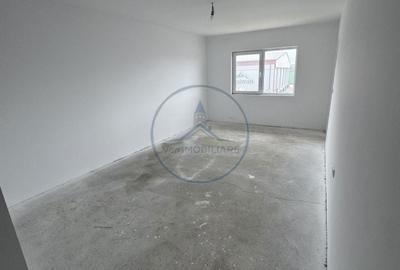 Casă cu 5 camere cu Teren 1500 Mp în Industrială - 6