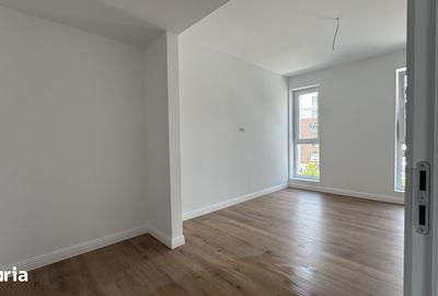 Apartament cu 3 camere semidecomandat în Central - 1