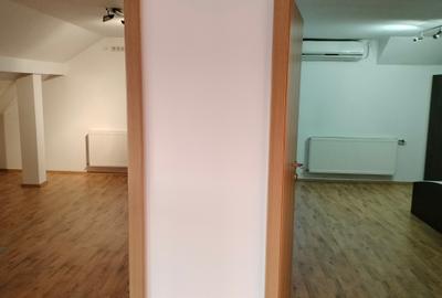 Apartament cu 4 camere semidecomandat, mobilat în Girocului - 13