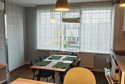 Apartament cu 2 camere semidecomandat, mobilat în Mărăști