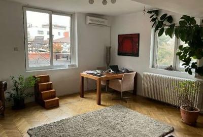 Casă cu 3 camere cu Canalizare în Capitale