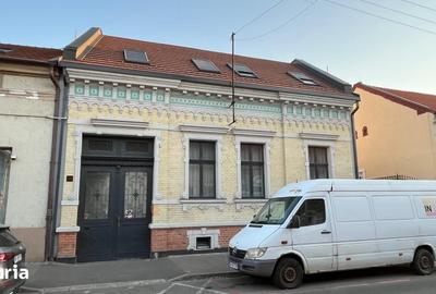 Apartament cu 3 camere în Orașul Nou