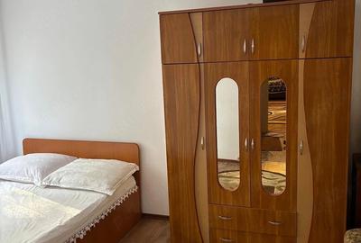 Apartament cu 2 camere semidecomandat, mobilat în Sud