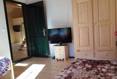 Casă cu 4 camere în Central - 1