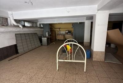 Casă cu 13 camere cu Teren 1580 Mp în Cățelu - 2