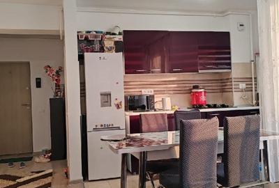Apartament cu 3 camere nedecomandat în Tomis Plus