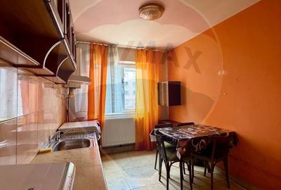 Apartament cu 3 camere semidecomandat în Central