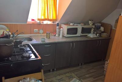 Apartament cu 3 camere semidecomandat în Central - 9