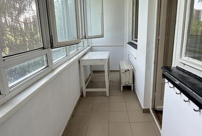 Apartament cu 2 camere semidecomandat în Pajura