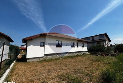 Casă cu 4 camere în Șard