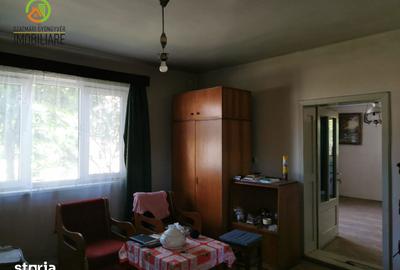 Casă cu 4 camere cu Teren 1978 Mp în Acățari - 8