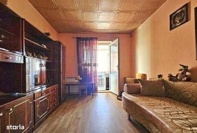 Apartament cu 2 camere semidecomandat, mobilat în Central