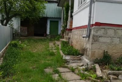 Casă cu 3 camere cu Teren 466 Mp în Central - 2
