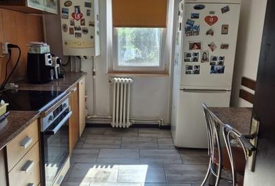 Apartament cu 3 camere semidecomandat în Central - 3