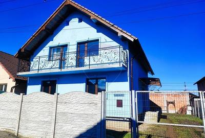 Casă cu 5 camere cu Teren 300 Mp în Cristian - 1