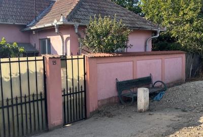 Casă individuală cu 4 camere cu Teren 700 Mp în Hunia