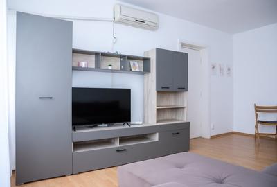 Apartament cu 3 camere semidecomandat, mobilat în Gorjului