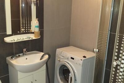 Garsonieră decomandată în Hotărani
