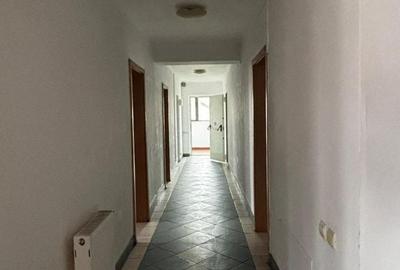 Spațiu comercial, de 730 mp, în Central - 9