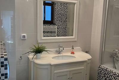 Apartament cu 3 camere în Romană