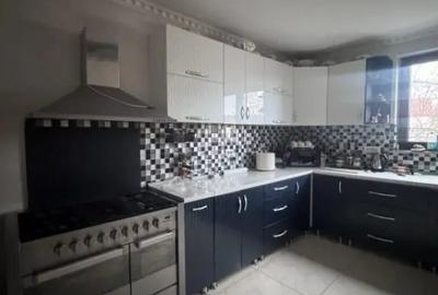 Casă cu 7 camere cu Teren 295 Mp în Rădăuți
