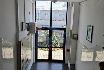 Apartament cu 3 camere decomandat în Ultracentral