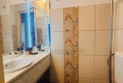 Apartament cu 3 camere decomandat în Săsar