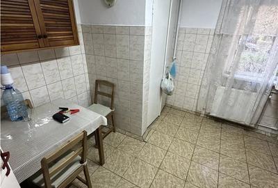 Apartament cu 2 camere semidecomandat în Lipovei