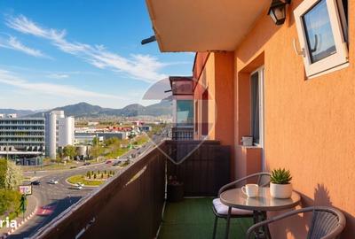 Apartament cu 3 camere decomandat în Calea București
