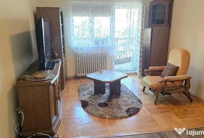 Apartament cu 4 camere decomandat în Decebal