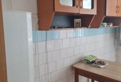 Apartament cu 2 camere decomandat în Podu Roș