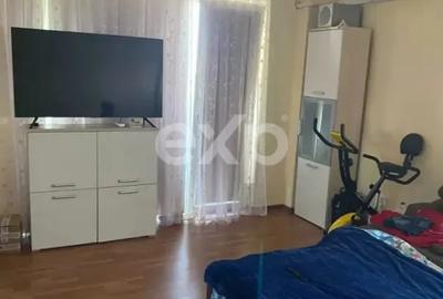 Apartament cu 2 camere decomandat în Andrei Mureșanu