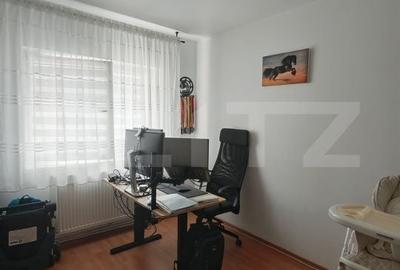 Apartament cu 4 camere decomandat în Central