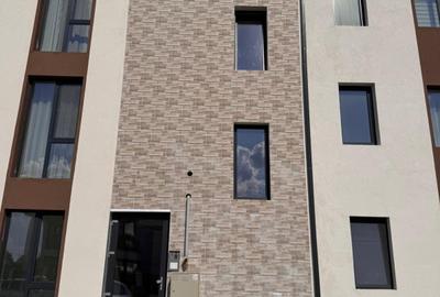 Apartament cu 2 camere decomandat în Giroc