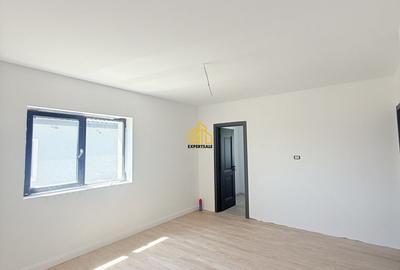 Casă cu 4 camere cu Teren 325 Mp în Prelungirea Ghencea