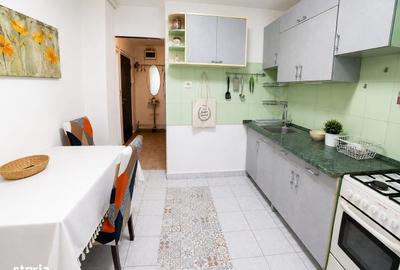 Apartament cu 3 camere decomandat în Lipovei