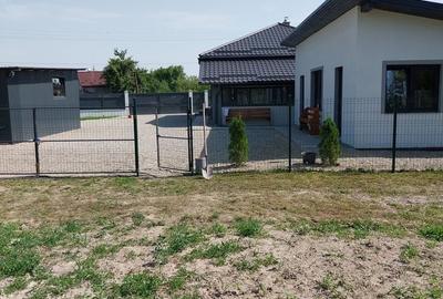 Casă cu 3 camere cu Teren 18 Mp în Central - 2
