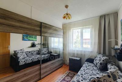 Apartament cu 3 camere semidecomandat, mobilat în Florilor