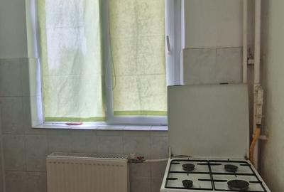 Garsonieră decomandată în Sud
