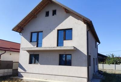 Casă cu 4 camere în Exterior Vest - 6